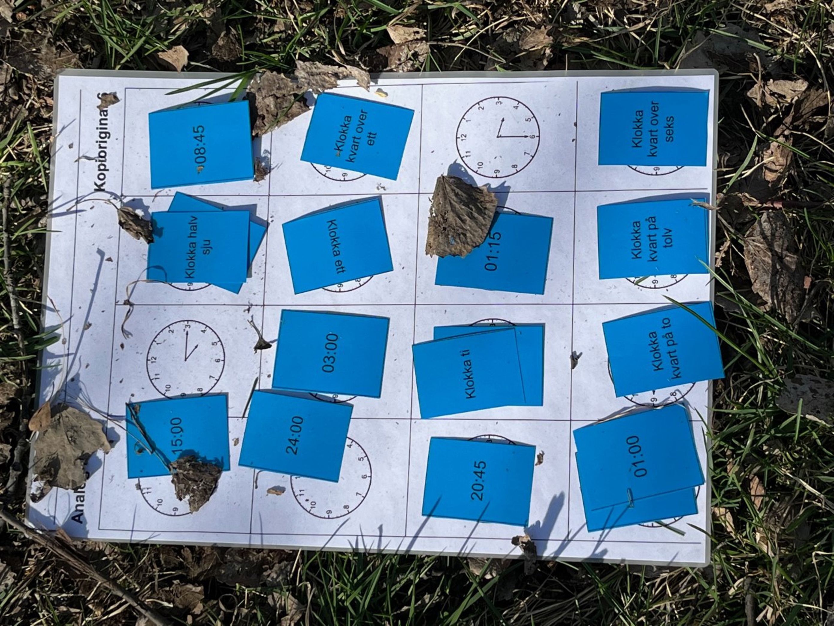 Foto: Toppåsen skole Klokkeoppgaver ute